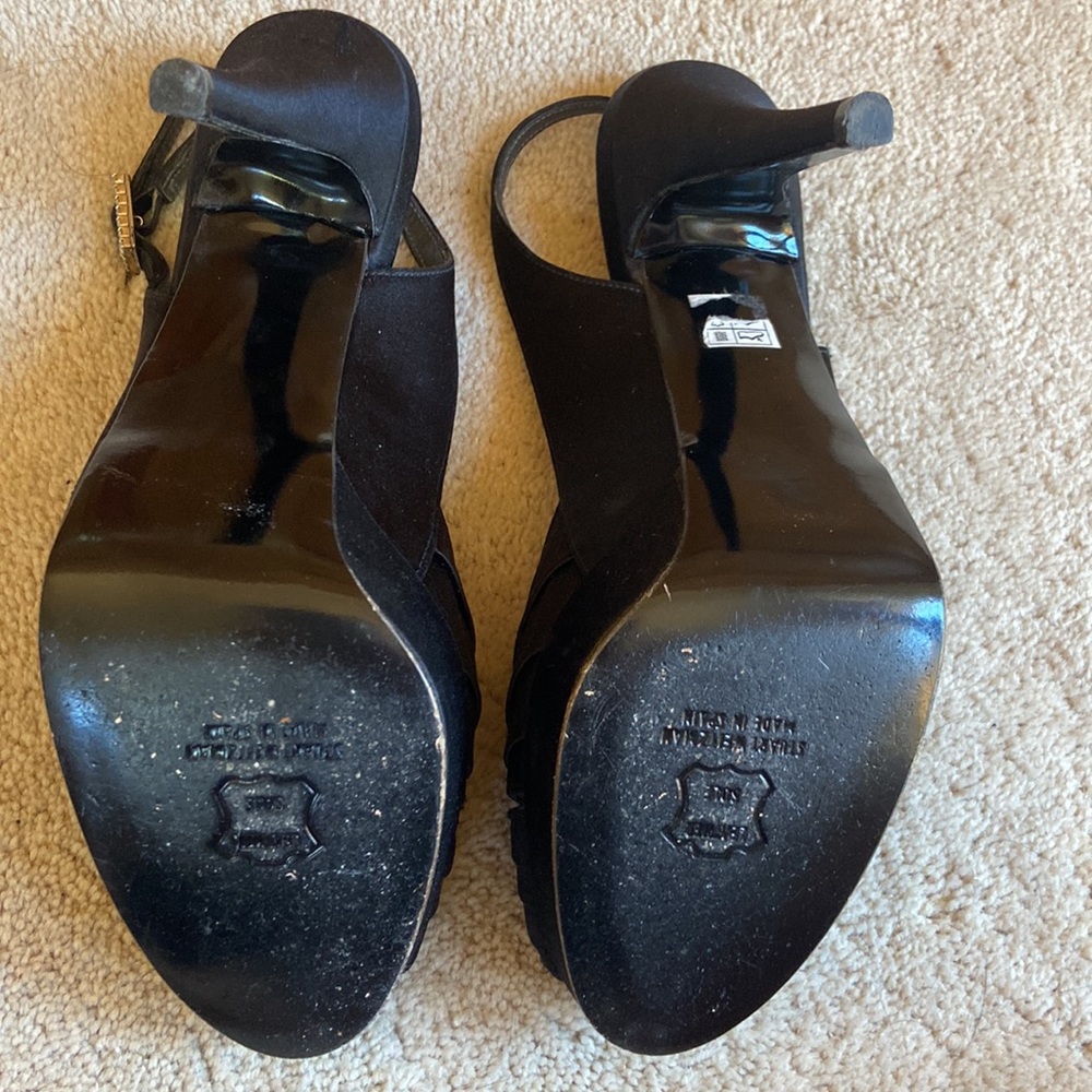 Stuart Weitzman - Picture 6 of 7